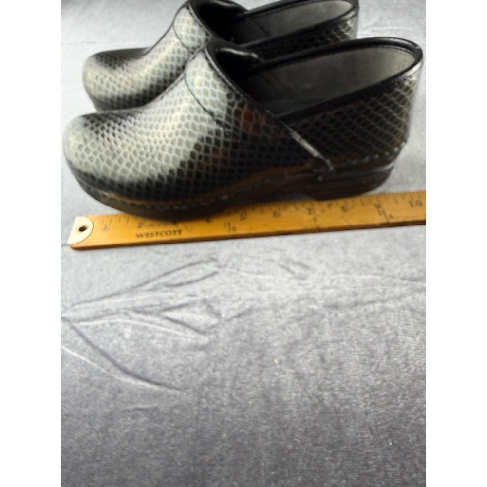 Dansko XP Professional Clogs Green Snakeskin Patent Leather Slip Resistant 38 - Picture 7 of 9